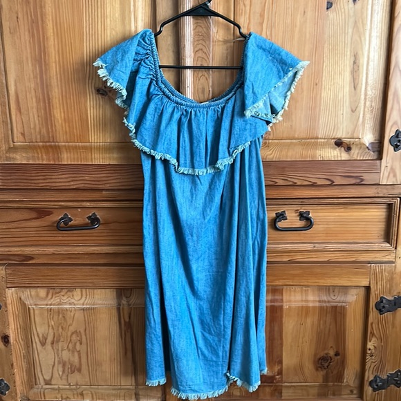 Mossimo Supply Co. - Picture 1 of 4